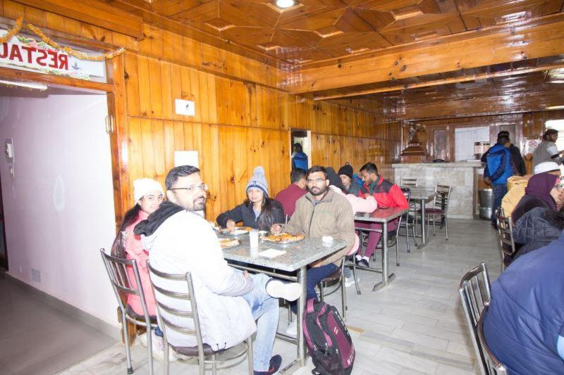 Utsav Manāli Exterior foto